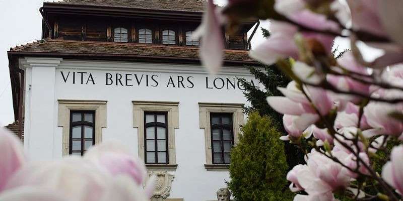 MUZEUM - DWORY KARWACJANÓW I GŁADYSZÓW W GORLICACH LAUREATEM W KONKURSIE „LIDER MAŁOPOLSKI 2021” MUZEUM - DWORY KARWACJANÓW I GŁADYSZÓW W GORLICACH LAUREATEM W KONKURSIE „LIDER MAŁOPOLSKI 2021”